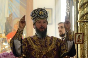 Божественная Литургия в Неделю Крестопоклонную в Воскресенском кафедральном соборе города Семипалатинска