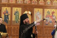 48-Епископ Амфилохий совершил Божественную Литургию в Неделю 24-ю по Пятидесятнице