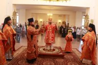 8-В Неделю о слепом Преосвященнейший епископ Амфилохий совершил Божественную Литургию в Андреевском кафедральном соборе Усть-Каменогорска