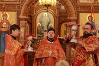 40-В Неделю о слепом Преосвященнейший епископ Амфилохий совершил Божественную Литургию в Андреевском кафедральном соборе Усть-Каменогорска