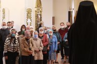 49-В Неделю о слепом Преосвященнейший епископ Амфилохий совершил Божественную Литургию в Андреевском кафедральном соборе Усть-Каменогорска