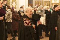 10-Православные христиане  Усть-Каменогорска молитвенно встретили праздник Рождества Христова