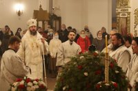 48-Православные христиане  Усть-Каменогорска молитвенно встретили праздник Рождества Христова