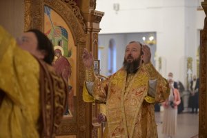 Божественная Литургия в Неделю по 35-ю по Пятидесятнице в главном храме Рудного Алтая