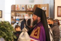 8-Служение епископа Амфилохия в Неделю по Рождестве Христовом