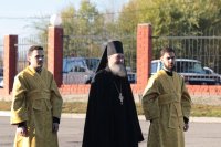 2-В воскресный день Преосвященнейший епископ Амфилохий совершил Божественную Литургию святителя Иоанна Златоуста
