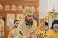12-В воскресный день Преосвященнейший епископ Амфилохий совершил Божественную Литургию святителя Иоанна Златоуста