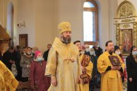16-В воскресный день Преосвященнейший епископ Амфилохий совершил Божественную Литургию святителя Иоанна Златоуста