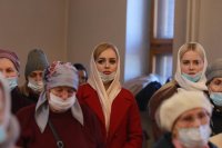 30-В воскресный день Преосвященнейший епископ Амфилохий совершил Божественную Литургию святителя Иоанна Златоуста