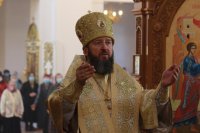 35-В воскресный день Преосвященнейший епископ Амфилохий совершил Божественную Литургию святителя Иоанна Златоуста