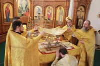 41-В воскресный день Преосвященнейший епископ Амфилохий совершил Божественную Литургию святителя Иоанна Златоуста