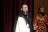6-Служение епископа Амфилохия в день Радоницы