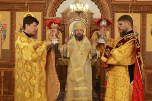 Преосвященнейший епископ Амфилохий совершил Божественную Литургию в главном храме Восточного Казахстана