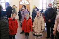 52-Преосвященнейший епископ Амфилохий совершил Божественную Литургию в главном храме Восточного Казахстана