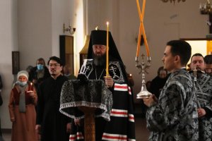 Епископ Амфилохий совершил повечерие с чтением первой части Великого покаянного канона преподобного Андрея Критского