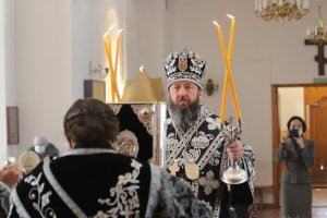 В кафедральном соборе Восточного Казахстана совершена первая Литургия Преждеосвященных Даров