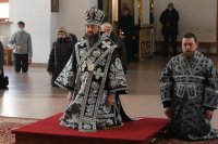 11-В кафедральном соборе Восточного Казахстана совершена первая Литургия Преждеосвященных Даров