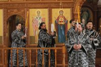 12-В кафедральном соборе Восточного Казахстана совершена первая Литургия Преждеосвященных Даров