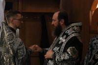 21-В кафедральном соборе Восточного Казахстана совершена первая Литургия Преждеосвященных Даров