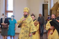 10-В день памяти преподобного Сергия Радонежского  епископ Амфилохий возглавил Божественную Литургию в Андреевском кафедральном соборе