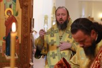 41-В день памяти преподобного Сергия Радонежского  епископ Амфилохий возглавил Божественную Литургию в Андреевском кафедральном соборе