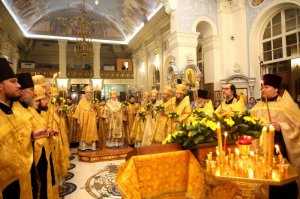 Главы Казахстанского и Среднеазиатского Митрополичьих округов совершили всенощное бдение в кафедральном соборе города Ташкента 