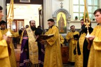 3-Главы Казахстанского и Среднеазиатского Митрополичьих округов совершили всенощное бдение в кафедральном соборе города Ташкента 