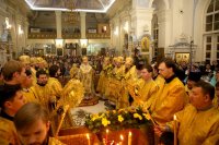 4-Главы Казахстанского и Среднеазиатского Митрополичьих округов совершили всенощное бдение в кафедральном соборе города Ташкента 