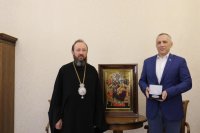16-В дар Андреевскому кафедральному собору передана икона Божией Матери «Всецарица»