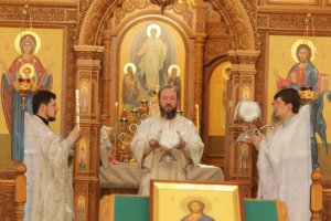 Служение епископа Амфилохия в день Троицкой родительской субботы