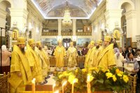 2-В праздник святителя Николая Чудотворца архипастыри Казахстанского и Среднеазиатского Митрополичьих округов совершили Литургию в кафедральном соборе Ташкента
