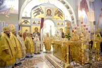 7-В праздник святителя Николая Чудотворца архипастыри Казахстанского и Среднеазиатского Митрополичьих округов совершили Литургию в кафедральном соборе Ташкента