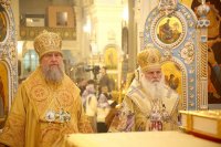 8-В праздник святителя Николая Чудотворца архипастыри Казахстанского и Среднеазиатского Митрополичьих округов совершили Литургию в кафедральном соборе Ташкента