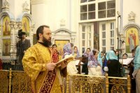 11-В праздник святителя Николая Чудотворца архипастыри Казахстанского и Среднеазиатского Митрополичьих округов совершили Литургию в кафедральном соборе Ташкента