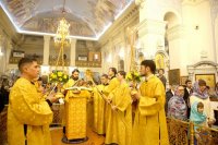 14-В праздник святителя Николая Чудотворца архипастыри Казахстанского и Среднеазиатского Митрополичьих округов совершили Литургию в кафедральном соборе Ташкента
