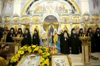 34-В праздник святителя Николая Чудотворца архипастыри Казахстанского и Среднеазиатского Митрополичьих округов совершили Литургию в кафедральном соборе Ташкента