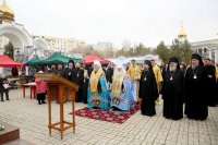 40-В праздник святителя Николая Чудотворца архипастыри Казахстанского и Среднеазиатского Митрополичьих округов совершили Литургию в кафедральном соборе Ташкента