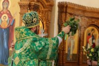 76-«Приидите, людие, Триипостасному Божеству поклонимся, Сыну во Отце, со Святым Духом...». День Святой Троицы в Усть-Каменогорске.