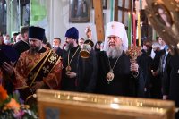 1-Митрополит Александр совершил пасхальный молебен в Воскресенском соборе Семипалатинска