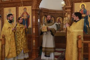 Божественная Литургия в день праздника Собора Архистратига Михаила и прочих Небесных Сил бесплотных