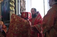 19-Празднование в память Перенесения мощей святителя Николая Чудотворца из Мир Ликийских в город Бари. Митрополит Александр возглавил Литургию в Воскресенском соборе Семипалатинска.