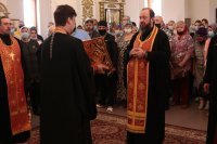 4-В Андреевский кафедральный собор доставлены мощи святителя Николая, архиепископа Мир Ликийских чудотворца