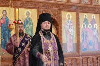 3-В Андреевском кафедральном соборе совершен  чин воздвижения Креста Господня