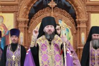 9-В Андреевском кафедральном соборе совершен  чин воздвижения Креста Господня