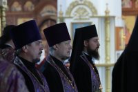 11-В Андреевском кафедральном соборе совершен  чин воздвижения Креста Господня