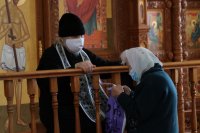 1-Епископ Амфилохий совершил заключительную Литургию Преждеосвященных Даров 