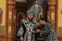 8-Епископ Амфилохий совершил заключительную Литургию Преждеосвященных Даров 