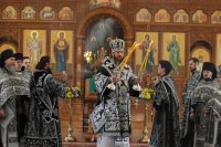 13-Епископ Амфилохий совершил заключительную Литургию Преждеосвященных Даров 