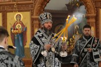 14-Епископ Амфилохий совершил заключительную Литургию Преждеосвященных Даров 