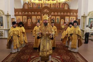 Божественная Литургия в кафедральном соборе в Неделю 23-ю по Пятидесятнице